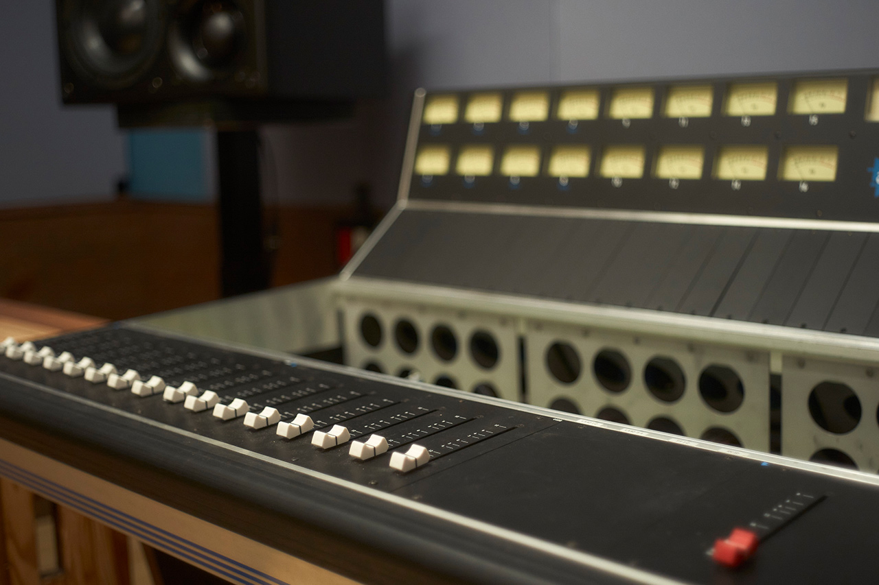 MUSIC inn Fujieda control room